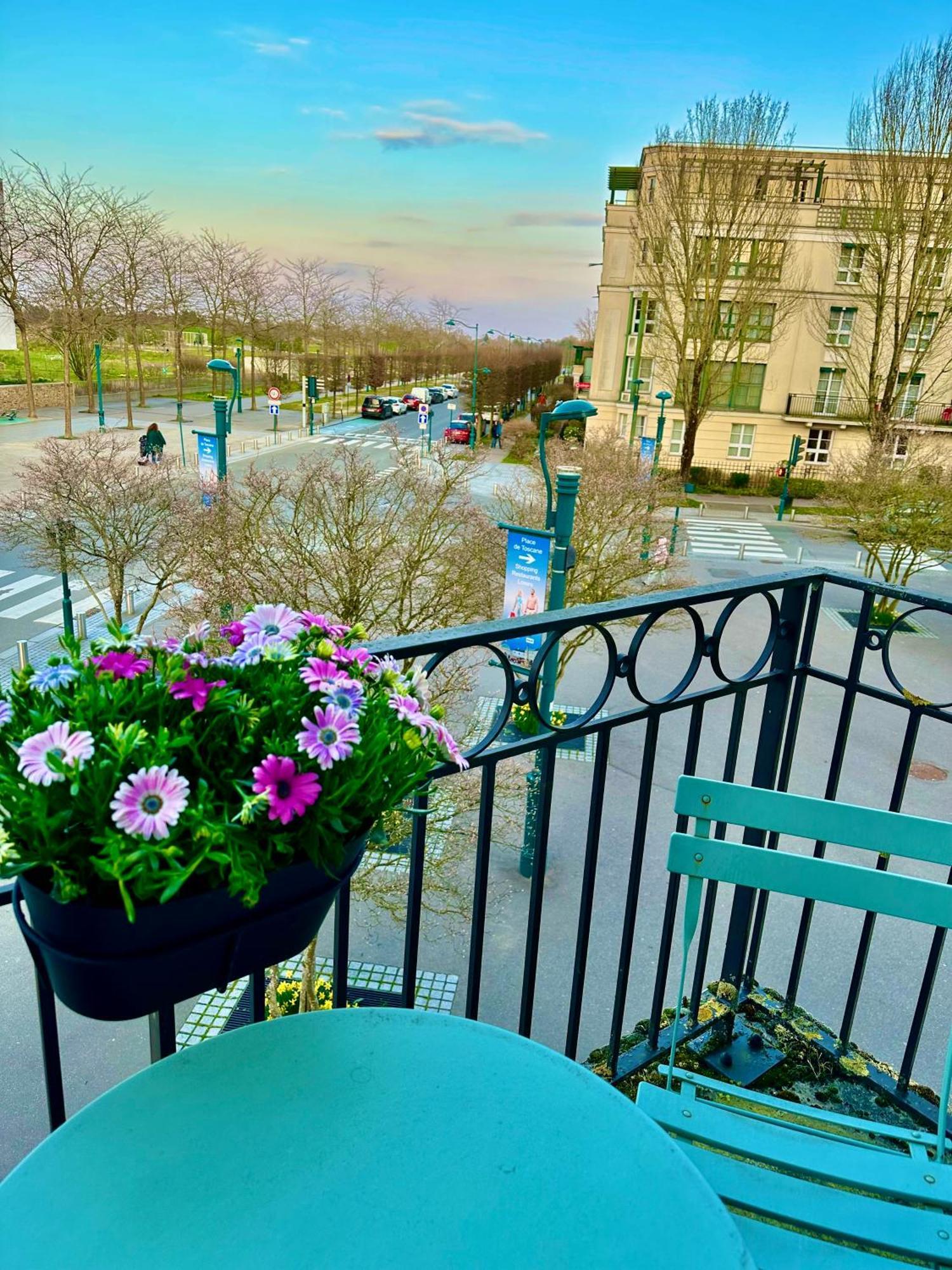 Appt Vue Place De Toscane - 4Min Disneyland-Paris سيري المظهر الخارجي الصورة